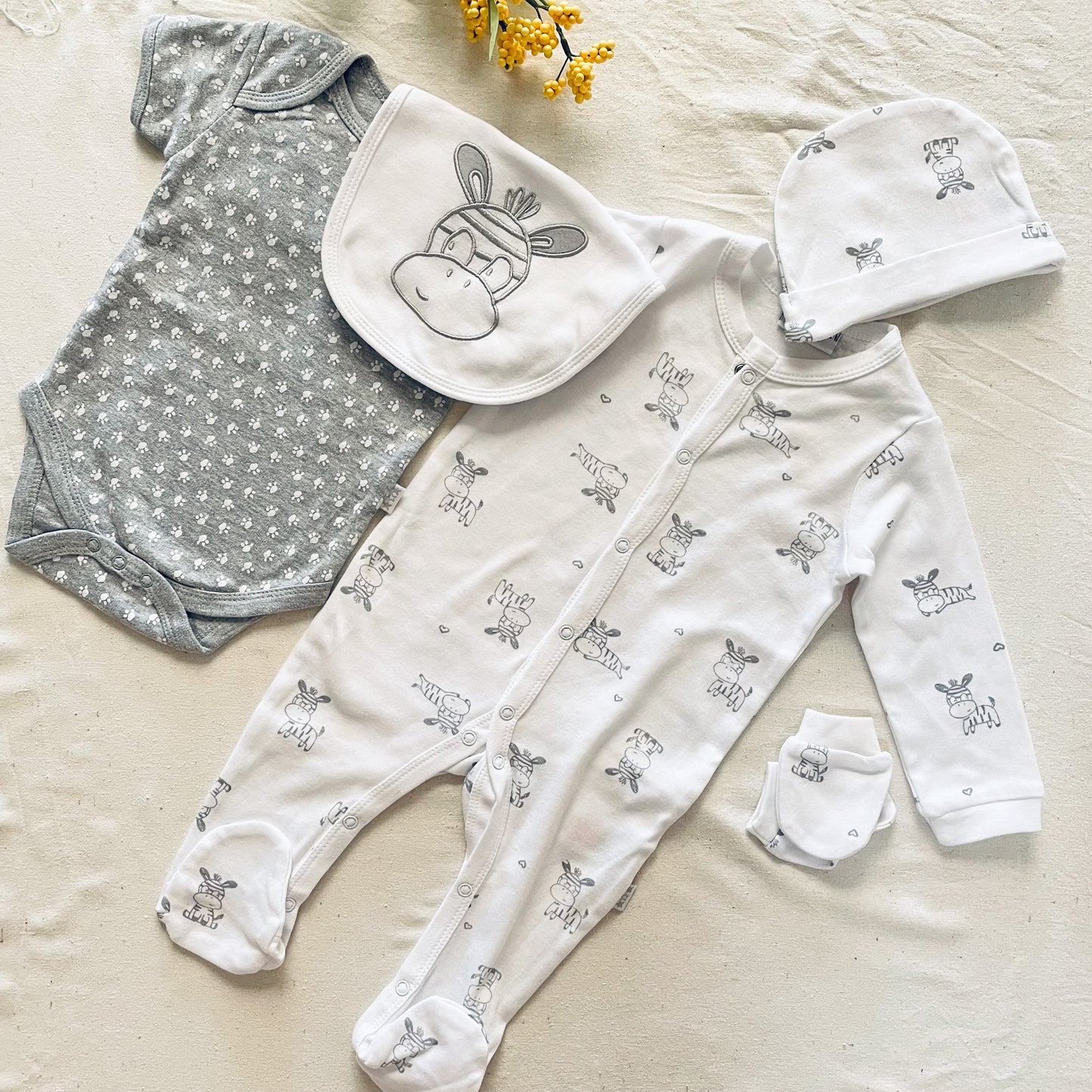 5 Piece 100% Cotton Baby Girl / Boy Neutral Layette Set